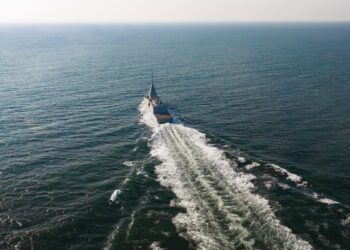 Η φρεγάτα «Κίμων» του Π.Ν. βγήκε στη θάλασσα για τις πρώτες της δοκιμές – Έρχεται και η καθέλκυση της «Φορμίων»