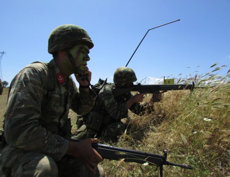 Στην εκπομπή «Με Αρετή και Τόλμη», η εκπαίδευση των Σπουδαστών της ΣΜΥ σε πραγματικές συνθήκες