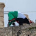Ακρόπολη: 15 Προσαγωγές Μελών της Νέας Αριστεράς για Ανάρτηση της Παλαιστινιακής Σημαίας