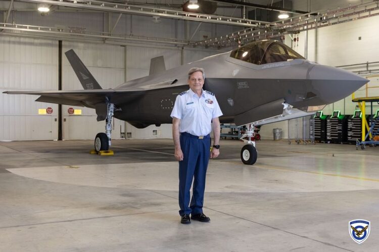 Επίσημη επίσκεψη του Αρχηγού ΓΕΑ στις Ηνωμένες Πολιτείες – Επιθεώρησε τα σημεία παραγωγής των ελληνικών F-35