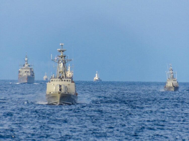 Αναπτύσσονται στα Όρια των Χωρικών Υδάτων …2 Φρεγάτες και 1 ΠΓΥ του ΠΝ