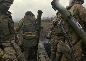 Ρωσική προειδοποίηση: «Η Ευρώπη κινδυνεύει από τις ίδιες της τις προμήθειες όπλων στην Ουκρανία»