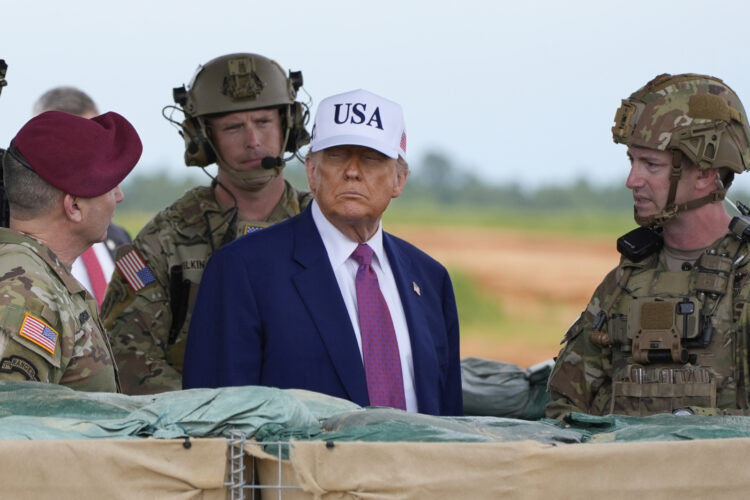 “Επίδειξη Ισχύος” απο τον Τράμπ…Από την στρατιωτική βάση Φορτ Μπραγκ