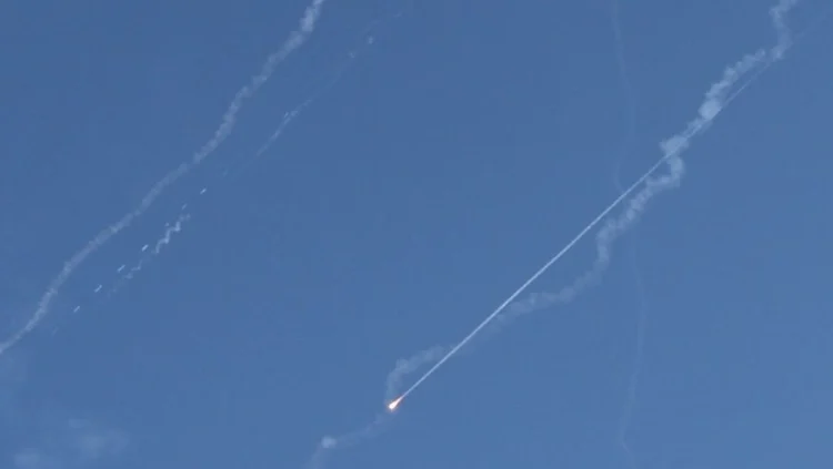 Ήχησαν οι σειρήνες στο Ισραήλ – Νέα Πυραυλική επίθεση από το Ιράν φέρνει τη Μέση Ανατολή στο χείλος της σύγκρουσης