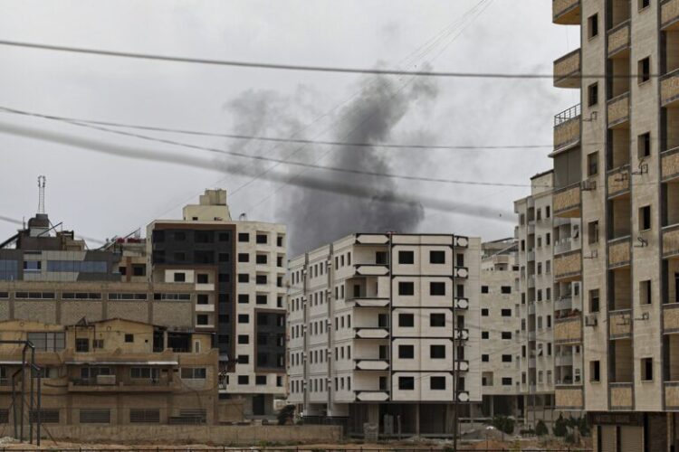 Ισραηλινοί βομβαρδισμοί στη Συρία μετά από εκτοξεύσεις ρουκετών – Η Δαμασκός αρνείται κάθε ευθύνη