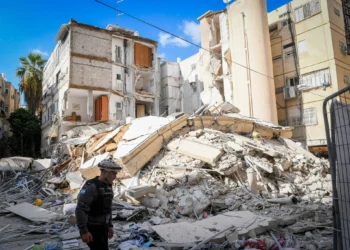 Νέο κύμα ιρανικών πυραυλικών επιθέσεων κατά του Ισραήλ – Ισχυρές εκρήξεις σε Τελ Αβίβ, Ιερουσαλήμ και Μπερ Σεβά