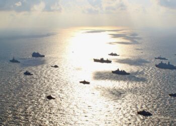 Με δεκάδες πλοία και 12.000 στρατιώτες, ΝΑΤΟ και Ρωσία στήνουν “σκηνικό πολέμου” στη Βαλτική