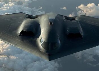 Που κατευθύνονται  τα  Βομβαρδιστικά B-2 των ΗΠΑ  …Συνοδεία KC-135;