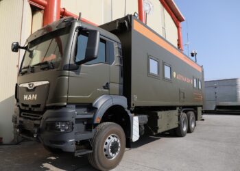 Παραδόθηκε το Κινητό Επιχειρησιακό Κέντρο «ΔΕΥΚΑΛΙΩΝ» στη ΔΙΚΑΦΚΑ – Παρών ο Διοικητής της 1ης Στρατιάς