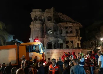 Μαίνεται η σύγκρουση: 13 νεκροί στο Ισραήλ από ιρανικά πλήγματα – Νέα σφοδρά χτυπήματα στην Τεχεράνη