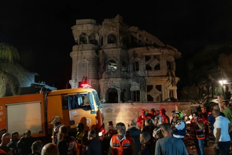 Μαίνεται η σύγκρουση: 13 νεκροί στο Ισραήλ από ιρανικά πλήγματα – Νέα σφοδρά χτυπήματα στην Τεχεράνη