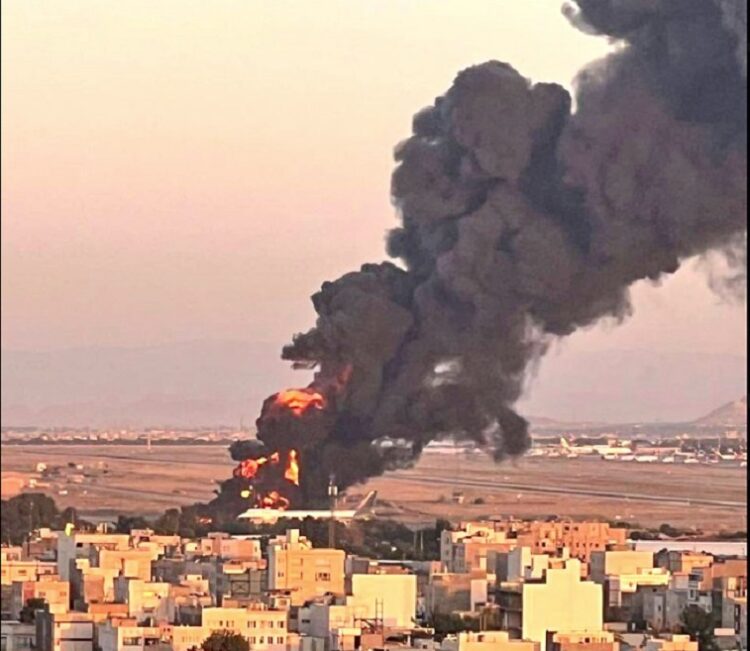 Σε ακτίνα 2.300 χιλιομέτρων χτύπησαν Α/Δ του Ιράν οι Ισραηλινοί (video)