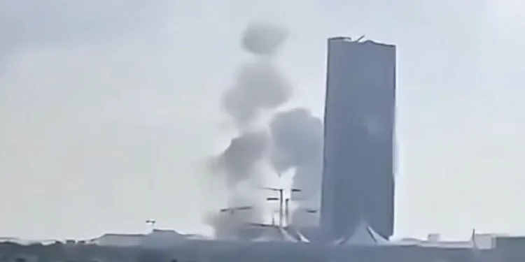 Το Ιράν ισχυρίζεται ότι έπληξε τα κεντρικά γραφεία της Μοσάντ στο Ισραήλ