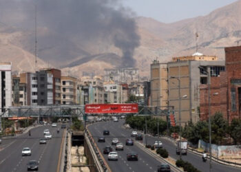 Καταιγιστικές επιδρομές του Ισραήλ στην Τεχεράνη – Σειρά εκρήξεων σε διαφορετικές περιοχές της πρωτεύουσας
