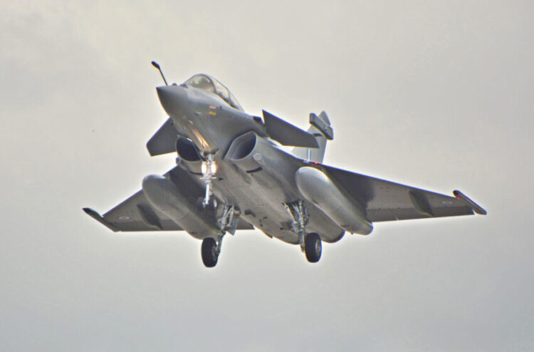 Σε  συλλήψεις 4  ατόμων που φωτογράφιζαν τα Rafale της 114ΠΜ