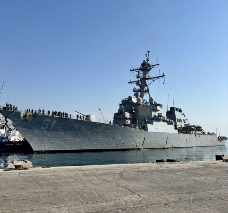 Ελλιμενίστηκε στη Λάρνακα το αμερικανικό καταδρομικό USS Arleigh Burke – Μήνυμα συνεργασίας με την Κύπρο