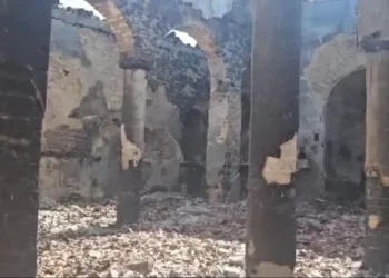 Δέλβινο: Κάηκαν 11 σπίτια και η ιστορική εκκλησία του Αγίου Δημητρίου