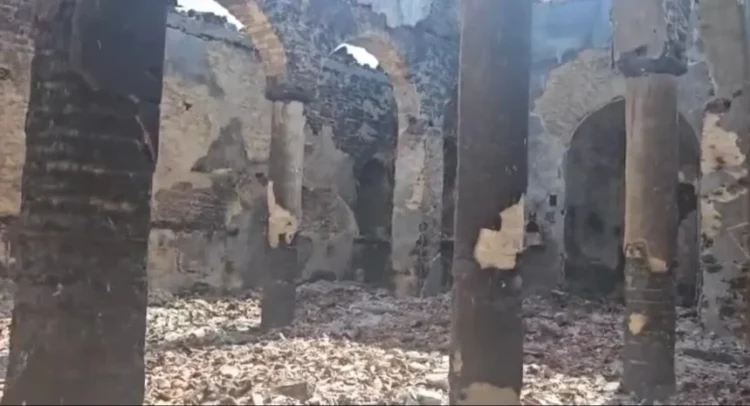 Δέλβινο: Κάηκαν 11 σπίτια και η ιστορική εκκλησία του Αγίου Δημητρίου