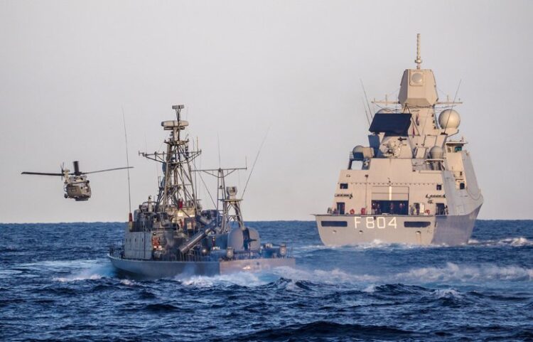 Καμιά αντίδραση των Ελληνικών Πολεμικών Σκαφών στην …Απόβαση των Λαθρομεταναστών Γιατί άραγε ;