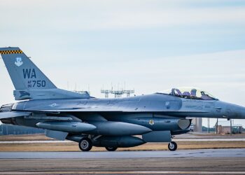 Μαχητικό F-16 των ΗΠΑ αναχαίτισε … ιδιωτικό αεροσκάφος πάνω από το γήπεδο γκολφ του Τραμπ