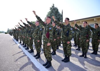 Ορκίστηκαν 129 νέοι Επαγγελματίες Οπλίτες του Στρατού Ξηράς σε Αυλώνα και Νέα Πέραμο