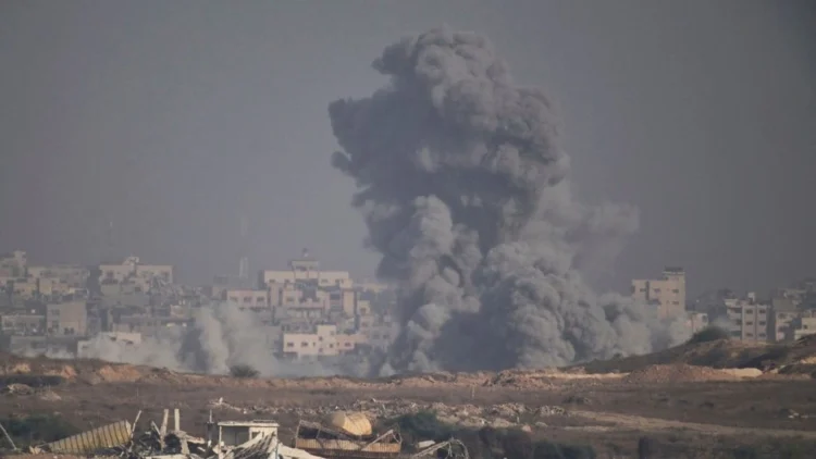 Το Ισραήλ επιβεβαιώνει το πλήγμα στο νοσοκομείο Νάσερ – Υπόσχεται έρευνα, δεκάδες οι νεκροί