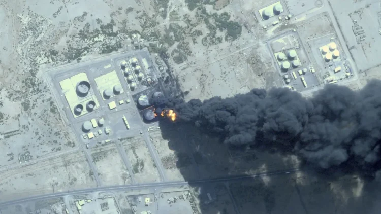 Φωτιά σε διυλιστήριο του Βόλγκογκραντ μετά από ουκρανική επίθεση drone