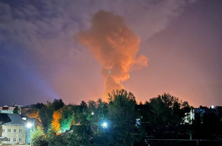 Ουκρανία: Νυχτερινή επίθεση με drones σε ρωσικό διυλιστήριο – Εκρήξεις και φωτιά στην περιφέρεια του Σαράτοφ