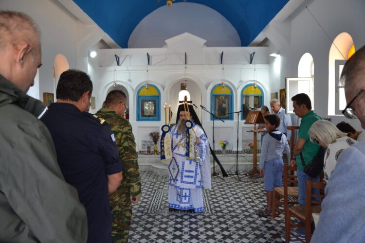 Αρχιερατική Θεία Λειτουργία στη νήσο Παναγιά των Οινουσσών