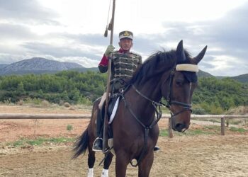 Καταργείται η Ίλη Ιππικού του ΓΕΣ – Το τέλος μιας τελετουργικής μονάδας 13 αλόγων