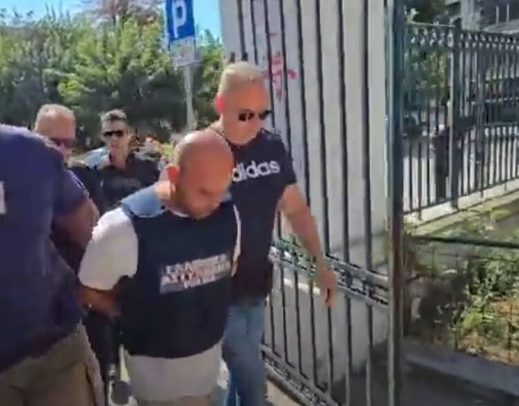 Στον εισαγγελέα και τον ανακριτή οδηγήθηκε ο 40χρονος συζυγοκτόνος.