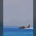 Εντυπωσιακό Canadair επιχειρεί στην Αχαΐα – Ανεφοδιασμός δίπλα στη γέφυρα Ρίου-Αντιρρίου (vid)