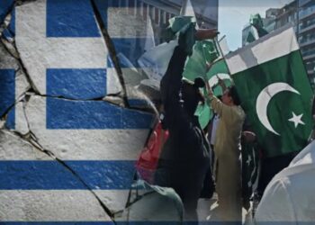 Παρέα Πακιστανών διασκεδάζει στην  Σκιά της Ακρόπολης (video)