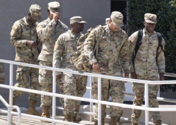 ΗΠΑ: 800 μέλη της Εθνοφρουράς στην Ουάσινγκτον με εντολή Τραμπ για «εκκαθάριση» της πόλης