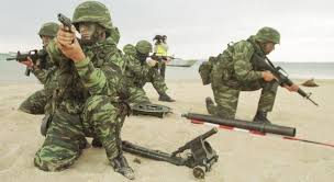 Τα εύσημα σε στέλεχος της 32ΤΑΞΠΝ…Απεγκλώβισε οδηγό που κατέληξε σε ρέμα!!