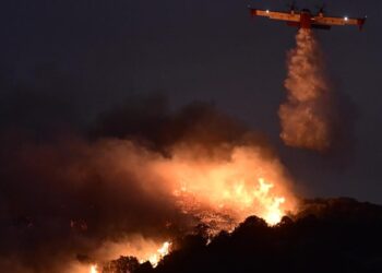 Οι Αρχές προχώρησαν  στη σύλληψη δύο ατόμων για τη φωτιά της Κερατέας