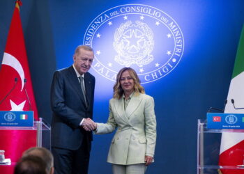 Τριμερής Τουρκίας – Ιταλίας – Λιβύης στην Κωνσταντινούπολη: Ενεργειακή σκακιέρα και μεταναστευτικές ροές στο τραπέζι