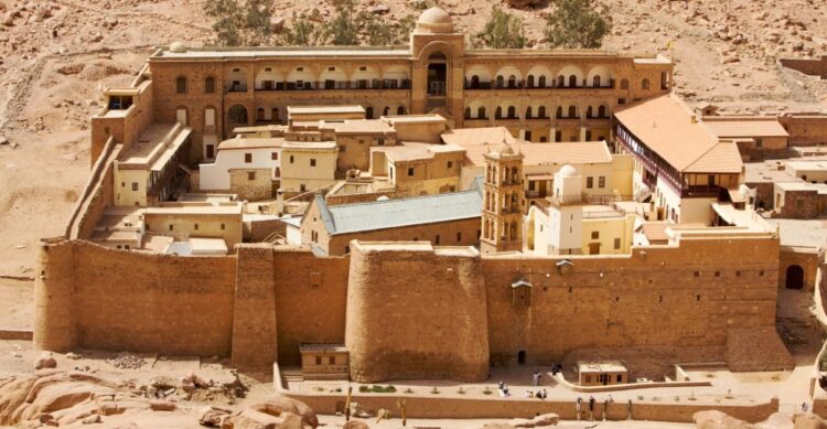 Έκκληση Δαμιανού σε Ελλάδα και Αίγυπτο: «Κινδυνεύει η ζωή μου» – Βίντεο από τα επεισόδια στη Μονή Σινά