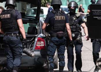 Ρομά και Ομογενείς μετέτρεψαν τον Ασπρόπυργο σε πεδίο μάχης