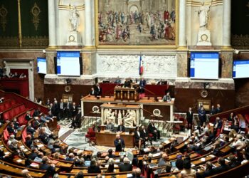 Κατέρρευσε η κυβέρνηση Μπαϊρού – Σε βαθιά πολιτική κρίση η Γαλλία