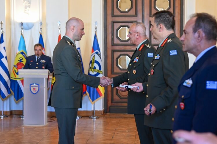 Τελετή Αποφοίτησης της 15ης Εκπαιδευτικής Σειράς Φοίτησης Εξ Αποστάσεως της Σχολής Εθνικής Άμυνας