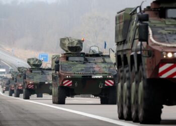 Διπλή επίδειξη ισχύος στη Βαλτική – ΝΑΤΟ και Ρωσία σε τροχιά στρατιωτικής αντιπαράθεσης