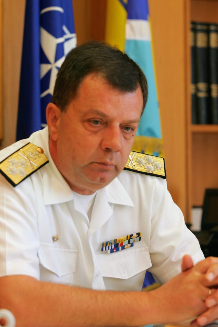 Ο Ναύαρχος ε.α. Π. Χηνοφώτης ΠΝ: Νέα Δομή των Ενόπλων Δυνάμεων… Απαίτηση ή στρατηγικό ολίσθημα;