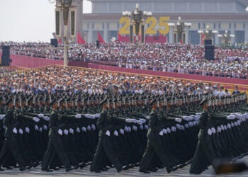 Μεγάλη στρατιωτική παρέλαση στο Πεκίνο – Με Πούτιν και Κιμ στο πλευρό του ο Σι