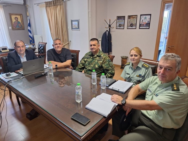 Επίσκεψη του Δκτή της ΣΜΥ στην Διεύθυνση Δευτεροβάθμιας Εκπαίδευσης Τρικάλων