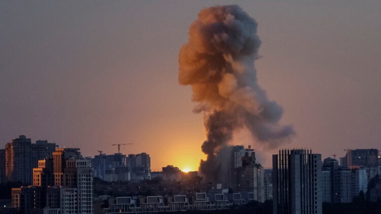 Σφοδρό βομβαρδισμό δέχθηκε το Κίεβο τα ξημερώματα-  Συναγερμός και στην Πολωνία