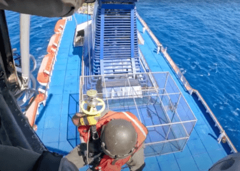 Super Puma της Πολεμικής Αεροπορίας σε αποστολή διάσωσης από κρουαζιερόπλοιο ανοιχτά της Ρόδου