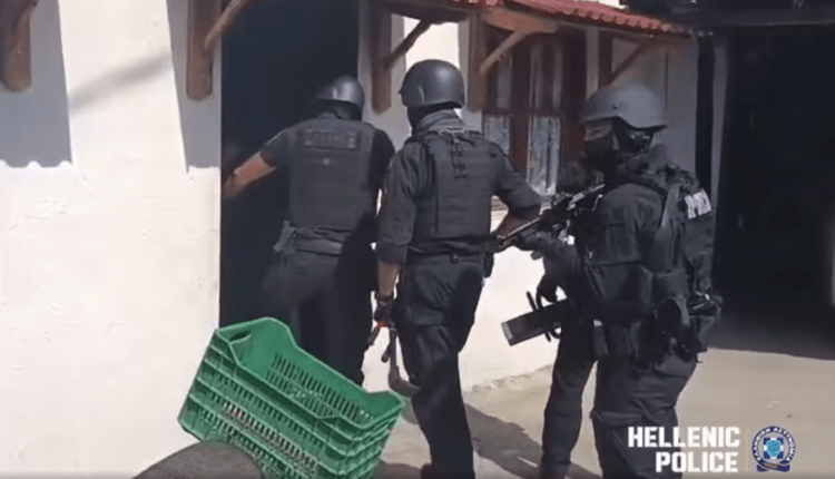 Έφοδος ΟΠΚΕ σε σπίτι 62χρονου για παράνομη υλοτομία στην Αρέθουσα – Είχε καταδικαστεί για τον θάνατο αλλοδαπού εργάτη