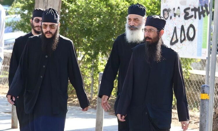 Ενώπιον του Κακουργιοδικείου Λευκωσίας…Οι Μοναχοί της Ιεράς Μονής Οσίου Αββακούμ.