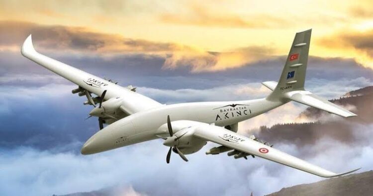 Τουρκικό  “Bayraktar Akıncı ίπταται” για 6 ώρες νοτιοανατολικά της Κρήτης (Χάρτης)